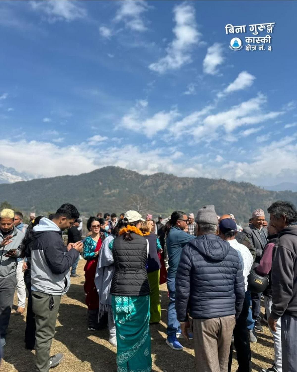 कास्की-३ मा ‘घण्टीमय’ माहौल, रास्वपा उम्मेदवार विना गुरुङद्वारा सघन घरदैलो